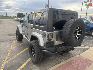 Jeep Wrangler JK Ilimitado 2018 4x4 Sport SUV