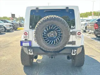 Jeep Wrangler Unlimited 2014 4x4 Sahara SUV 4p
