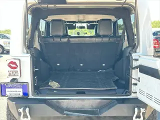 Jeep Wrangler Unlimited 2014 4x4 Sahara SUV 4p