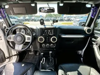 Jeep Wrangler Unlimited 2014 4x4 Sahara SUV 4p