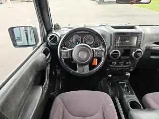 Jeep Wrangler Unlimited 2014 4x4 Sport 4p SUV