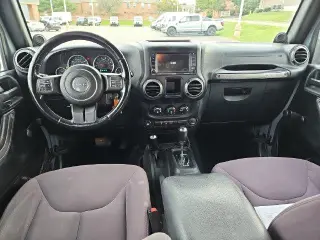 Jeep Wrangler Unlimited 2014 4x4 Sport 4p SUV
