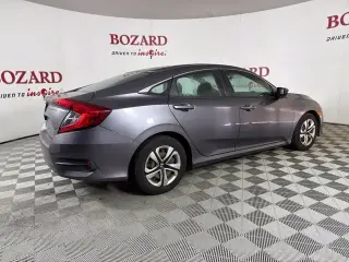 Honda Civic 2017 LX 4dr Sedan CVT