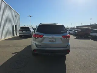 Toyota Highlander 2018 LE 4dr SUV (3.5L V6)