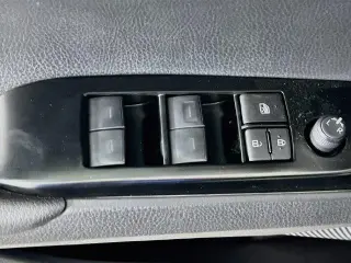Toyota Camry 2026 SE 4dr Sedan