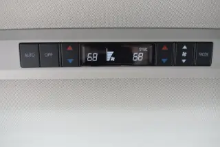 Toyota Sienna 2024 XLE 8-Pasajeros 4dr Mini-Van