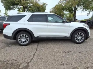 Ford Explorer 2025 AWD Platinum 4dr SUV