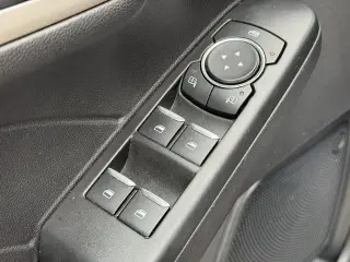 Ford Escape Plug-In Hybrid 2021 SE 4dr SUV