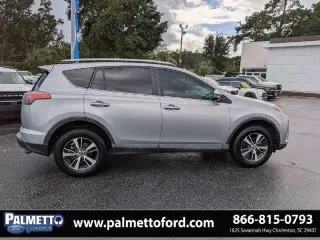 Toyota RAV4 2017 XLE 4p SUV