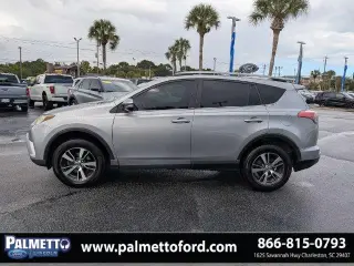 Toyota RAV4 2017 XLE 4p SUV