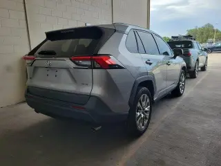 Toyota RAV4 2021 XLE Premium SUV 4 puertas