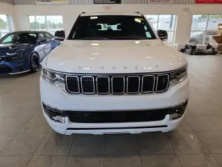 Jeep Wagoneer L 2023 4x4 Serie II 4p SUV