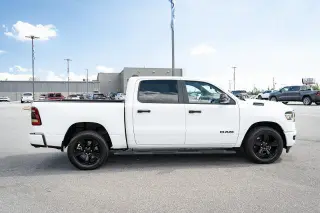 Ram 1500 2023 4x4 Big Horn 4p Cab Camioneta de 5.6 ft. SB