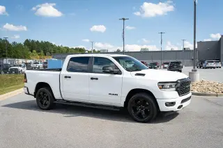 Ram 1500 2023 4x4 Big Horn 4p Cab Camioneta de 5.6 ft. SB