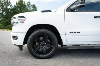 Ram 1500 2023 4x4 Big Horn 4p Cab Camioneta de 5.6 ft. SB