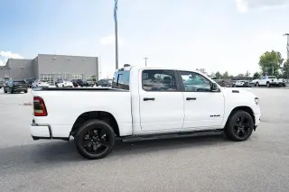 Ram 1500 2023 4x4 Big Horn 4p Cab Camioneta de 5.6 ft. SB