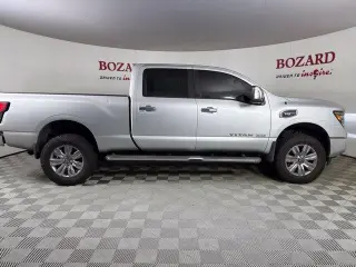 Nissan Titan XD 2020 4x4 SL 4dr Crew Cab 6.6 ft. LB