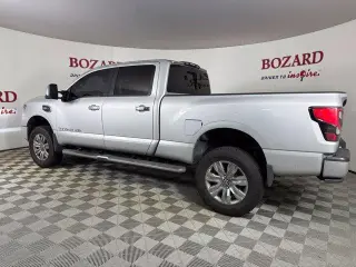 Nissan Titan XD 2020 4x4 SL 4dr Crew Cab 6.6 ft. LB