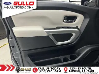 Nissan Titan 2023 4x4 SV 4p Crew Cab 5.6 ft. CB