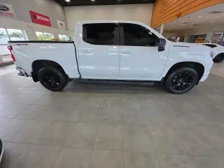 Chevrolet Silverado 1500 2023 4x4 RST 4dr Crew Cab 6.6 ft. SB