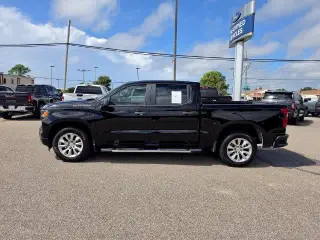 Chevrolet Silverado 1500 2022 4x2 Custom 4p Puerta Corredera de Tripulación de 5.8 pies ST