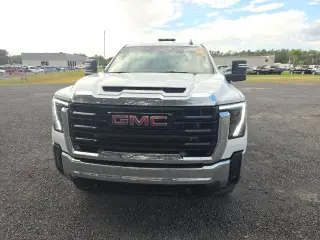 GMC Sierra 3500HD 2024 4x4 Pro 2dr Regular Cab LB SRW