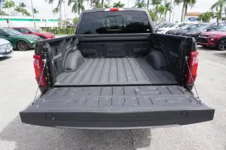 Ford F-150 2024 4x4 XLT 4dr SuperCrew 6.5 ft. SB Metálica Bronce