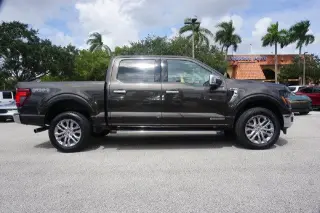 Ford F-150 2024 4x4 XLT 4dr SuperCrew 6.5 ft. SB Metálica Bronce