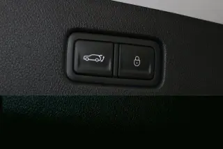 Genesis GV70 2025 AWD 2.5T Estándar 4p SUV