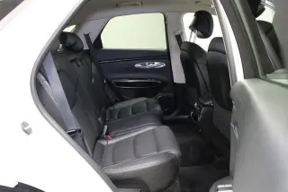 Genesis GV70 2025 AWD 2.5T Estándar 4p SUV