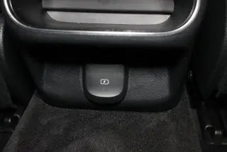 Genesis GV70 2025 AWD 2.5T Estándar 4p SUV