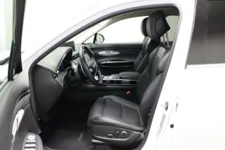 Genesis GV70 2025 AWD 2.5T Estándar 4p SUV