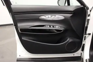 Genesis GV70 2025 AWD 2.5T Estándar 4p SUV