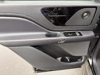 Lincoln Aviator 2023 AWD Reserve 4dr SUV