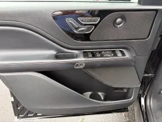 Lincoln Aviator 2023 AWD Reserve 4dr SUV