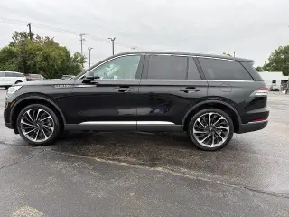 Lincoln Aviator 2023 AWD Reserve 4dr SUV