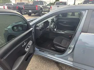 Nissan Sentra 2025 SV 4dr Sedán