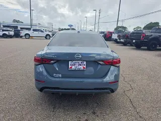 Nissan Sentra 2025 SV 4dr Sedán