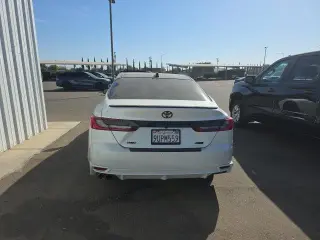 Toyota Camry 2025 SE Sedán 4 puertas