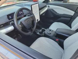 Ford Mustang Mach-E 2023 Premium 4dr SUV