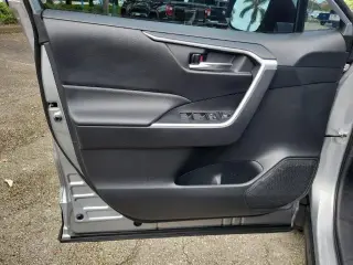 Toyota RAV4 2024 XLE Premium 4p SUV