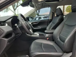 Toyota RAV4 2024 XLE Premium 4p SUV