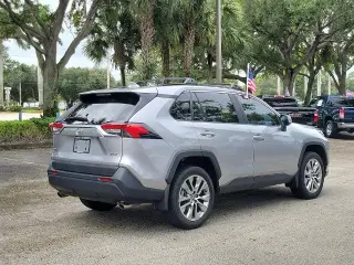 Toyota RAV4 2024 XLE Premium 4p SUV