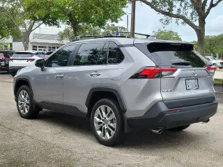 Toyota RAV4 2024 XLE Premium 4p SUV