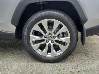 Toyota RAV4 2024 XLE Premium 4p SUV