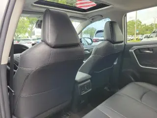 Toyota RAV4 2024 XLE Premium 4p SUV