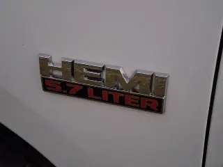 Ram 1500 Clásico 2023 4x2 Tradesman 2dr Regular Cab 8 ft. LB Pickup