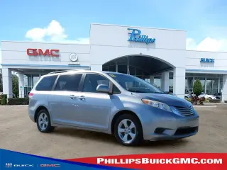 Toyota Sienna 2011 LE 8-Pasajeros 4p Mini-Van V6