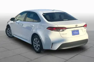 Toyota Corolla 2025 LE 4p Sedan