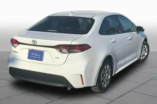 Toyota Corolla 2025 LE 4p Sedan